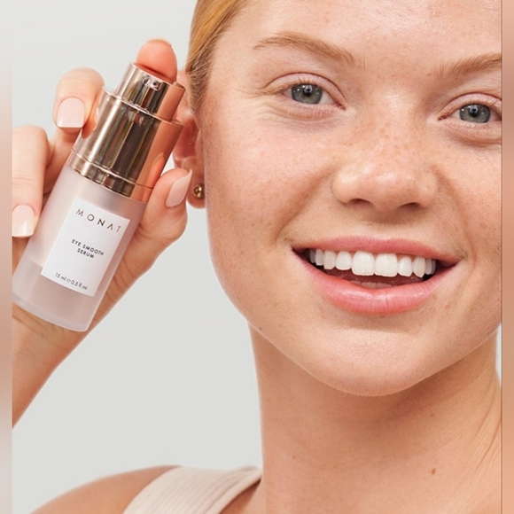 Monat Eye Smooth Serum